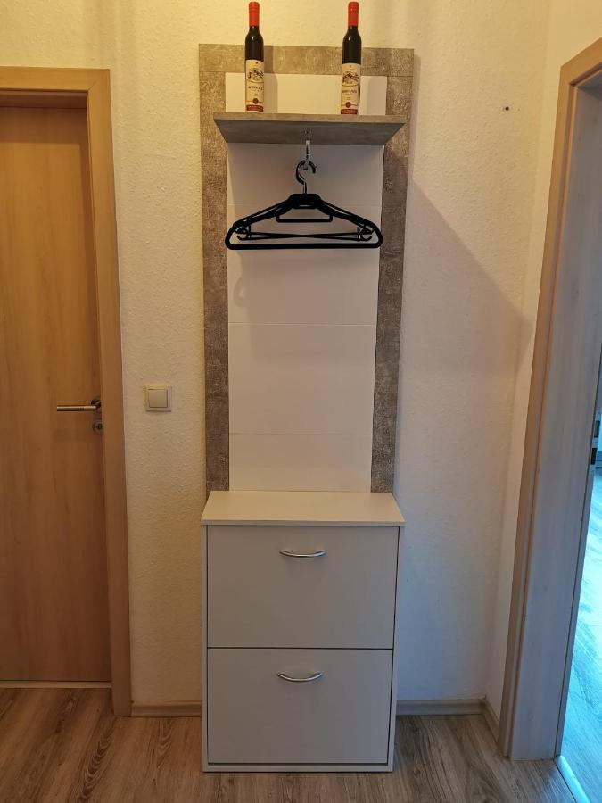 Liebevoll Eingerichtete Ferienwohnung - Zentrale Lage - Netflix & Paytv Wilhelmshaven Esterno foto